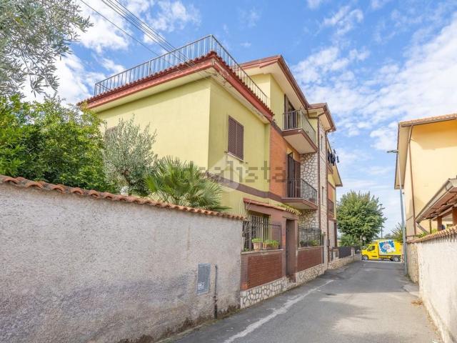 Appartamento in vendita di 100 m² in Via Col di Tenda, 2