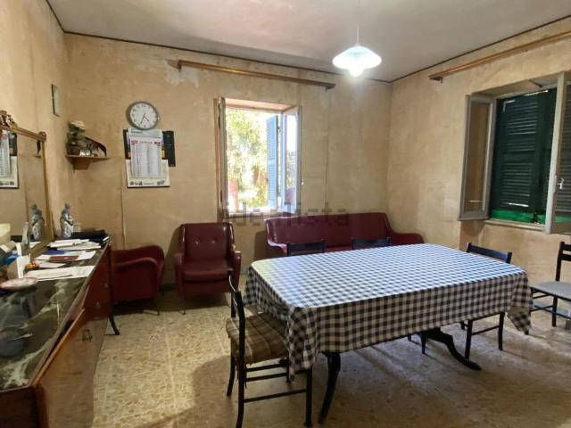 Appartamento in vendita di 100 m² in Via Colle dell&apos Oro, 15