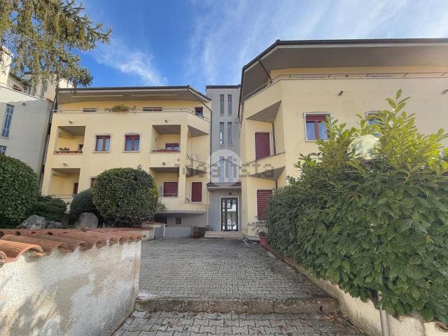 Appartamento in vendita di 100 m² in Via Colle Pretara, 51