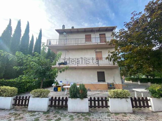 Appartamento in vendita di 100 m² in Via Collina, 15