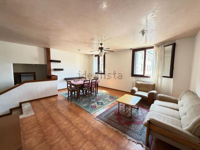 Appartamento in vendita di 100 m² in Via Cavour