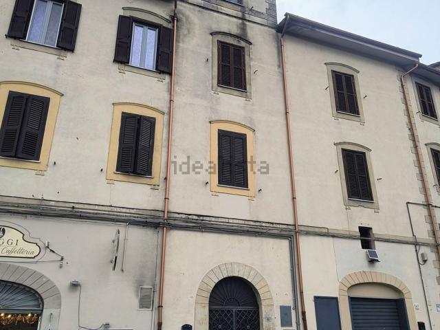 Appartamento in vendita di 100 m² in Via Cavour, 61