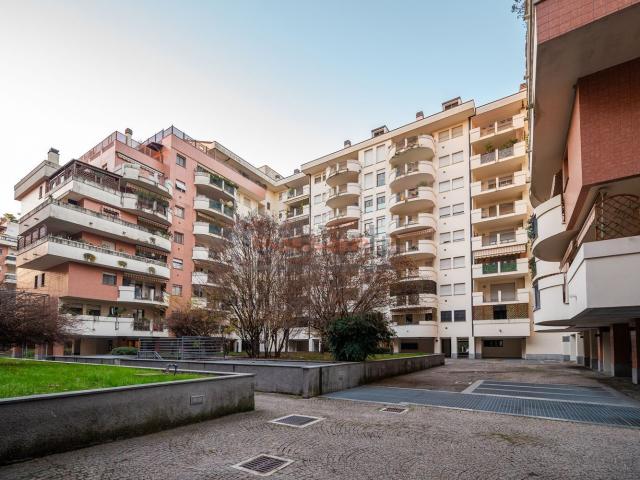 Appartamento in vendita di 100 m² in Via Caduti in Missione di Pace, 11