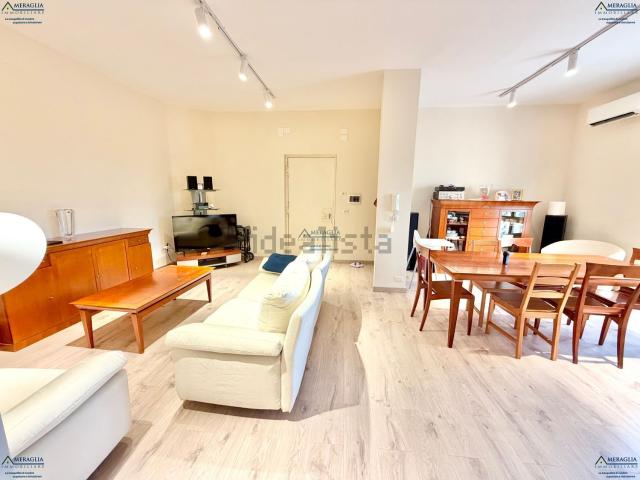 Appartamento in vendita di 100 m² in Via Caduti in Guerra, 10