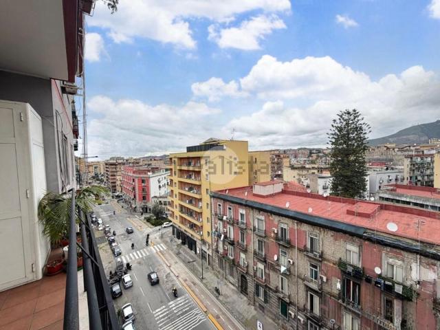 Appartamento in vendita di 100 m² in Via Caio Duilio, 12