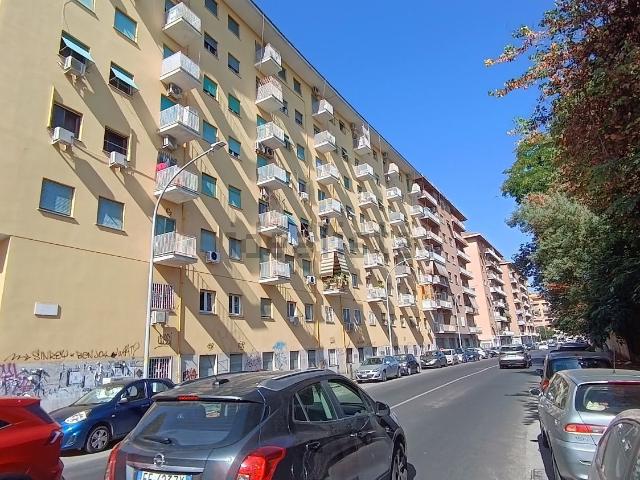 Appartamento in vendita di 100 m² in Via Calpurnio Fiamma, 165