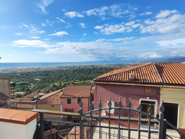 Appartamento in vendita di 100 m² in Via Calvario, 100