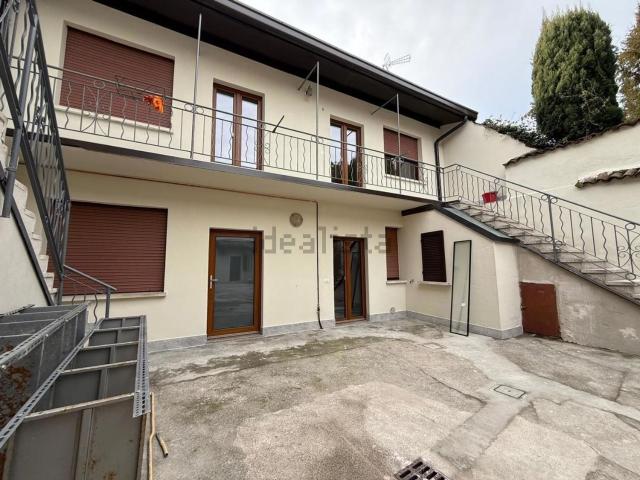 Appartamento in vendita di 100 m² in Via Cambranti, 6
