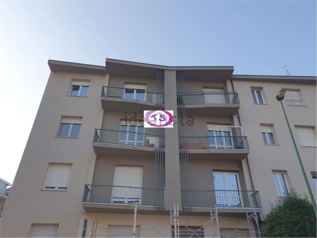 Appartamento in vendita di 100 m² in Via Candiani d&apos Olivola, 7