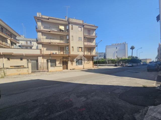 Appartamento in vendita di 100 m² in Via Canonico Prof. Vito Palazzo, 25