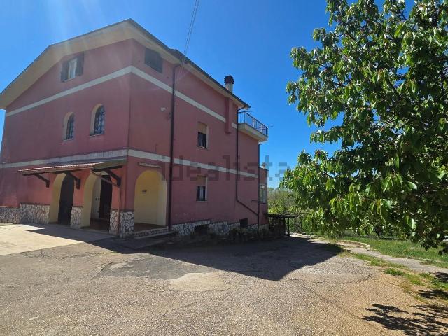 Appartamento in vendita di 100 m² in Via Cannetaccia, 74
