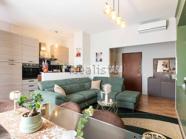 Appartamento in vendita di 100 m² in Via Cantore General Antonio, 67
