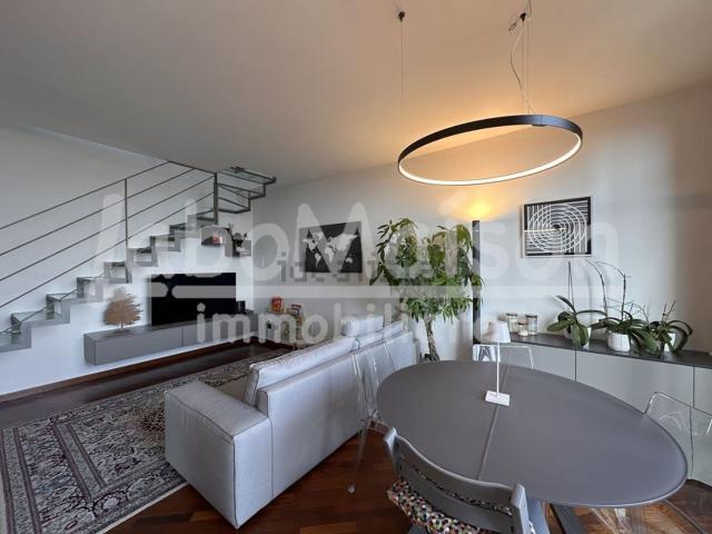 Appartamento in vendita di 100 m² in Via Cantoreggio