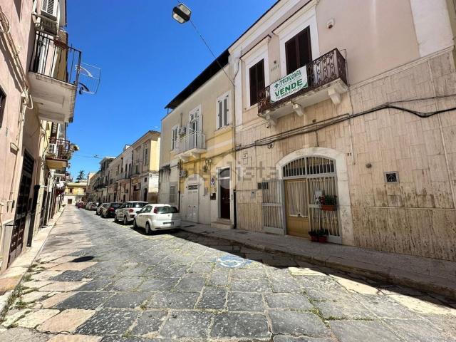 Appartamento in vendita di 100 m² in Via Cap Raimondo Pece, 49