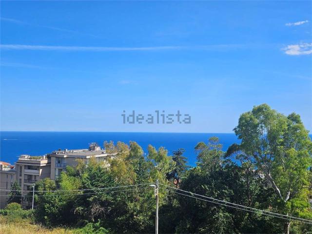 Appartamento in vendita di 100 m² in Via Capinera