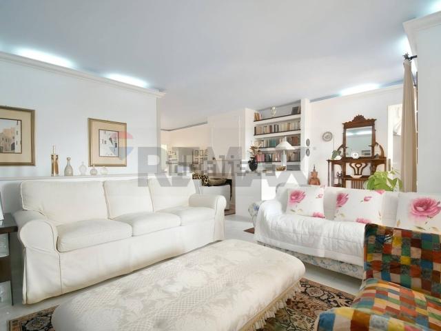 Appartamento in vendita di 100 m² in Via Capri, 24