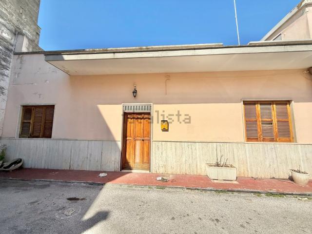 Appartamento in vendita di 100 m² in Via Capurso, 81