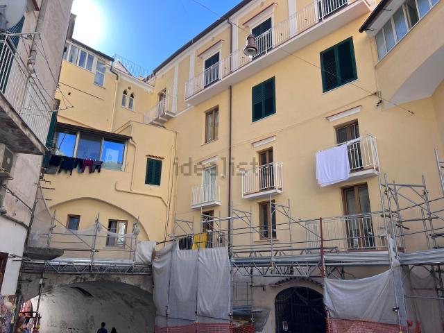 Appartamento in vendita di 100 m² in Via Cardinale Marino del Giudice, 38