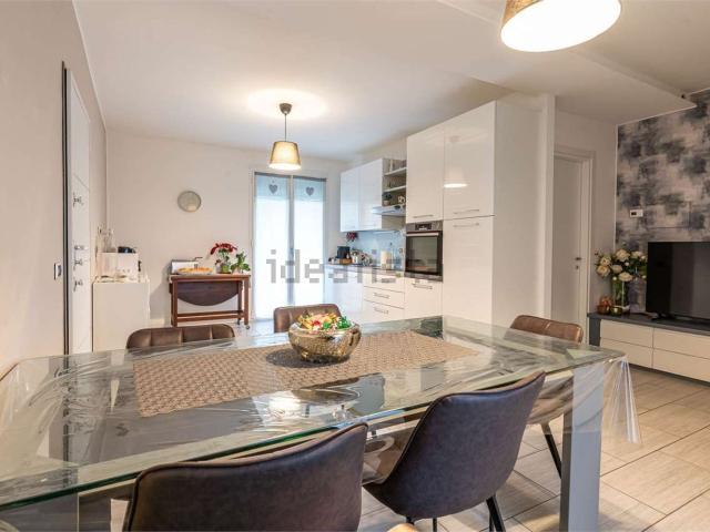 Appartamento in vendita di 100 m² in Via Carlo Cattaneo