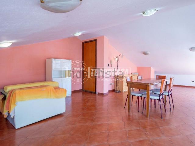 Appartamento in vendita di 100 m² in Via Carlo Alberto dalla Chiesa