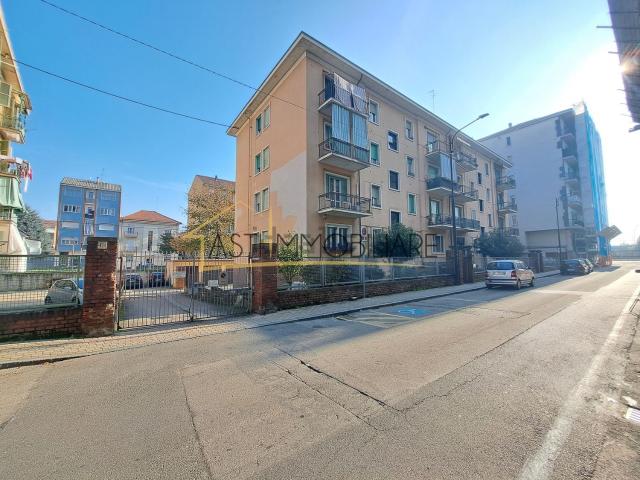 Appartamento in vendita di 100 m² in Via Carlo Lessona, 18