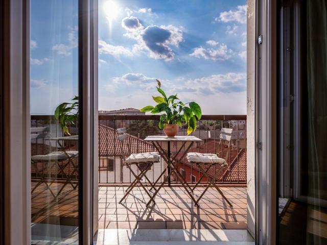 Appartamento in vendita di 100 m² in Via Carmelitani Scalzi
