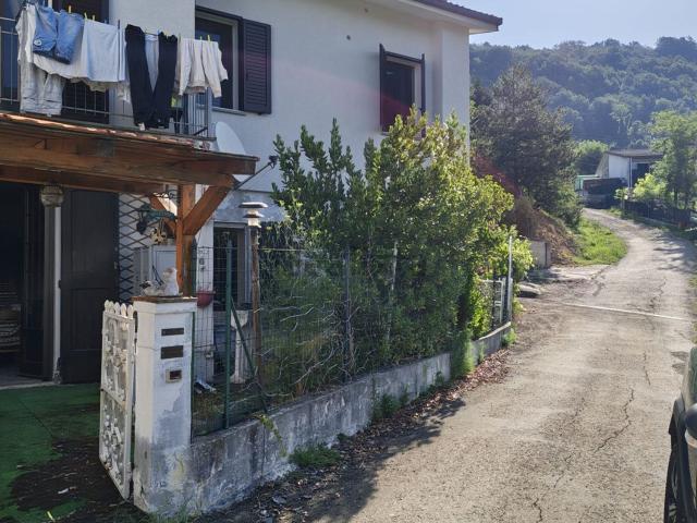Appartamento in vendita di 100 m² in Via Carviano, 83