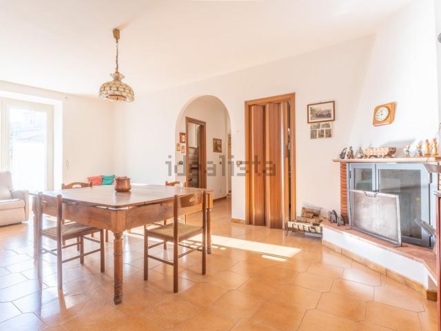 Appartamento in vendita di 100 m² in Via Casetta, 14