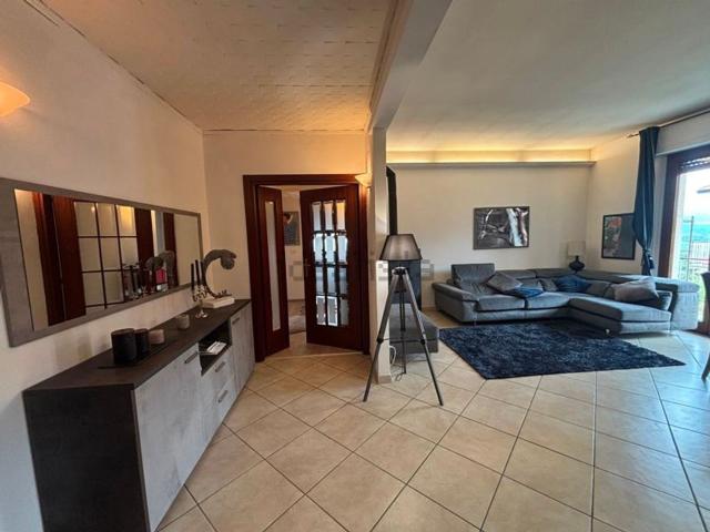 Appartamento in vendita di 100 m² in Via Cassia Aurelia I