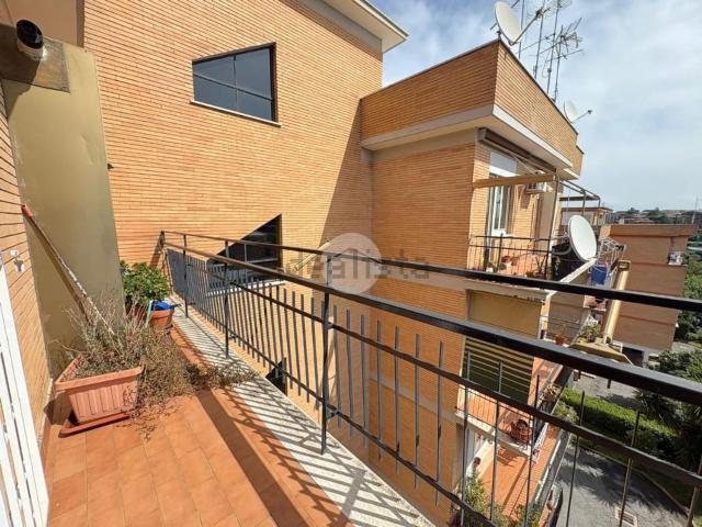 Appartamento in vendita di 100 m² in Via Castiglione d&apos Orcia, 28