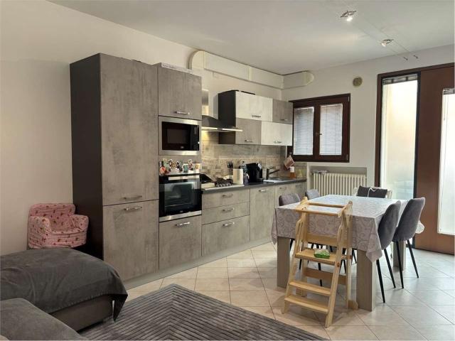 Appartamento in vendita di 100 m² in Via Centro, 39