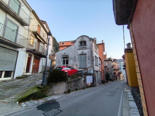Appartamento in vendita di 100 m² in Via Cerruto, 3
