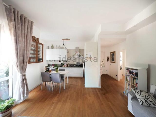Appartamento in vendita di 100 m² in Via Cesana e Villa, 19