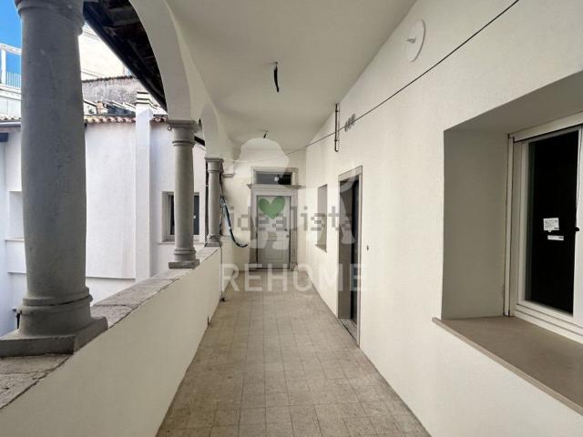 Appartamento in vendita di 100 m² in Via Cesare Battisti, 16