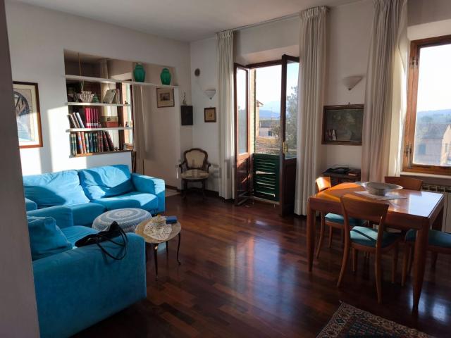 Appartamento in vendita di 100 m² in Via Cesare Battisti