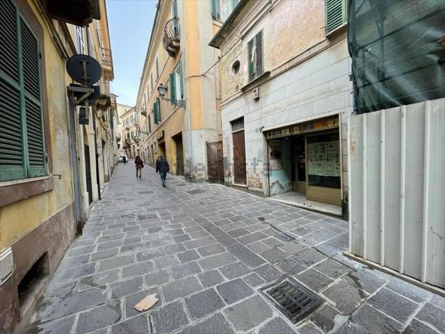 Appartamento in vendita di 100 m² in Via Cesare de Lollis, 89