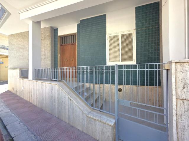 Appartamento in vendita di 100 m² in Via Cristoforo Colombo, 34