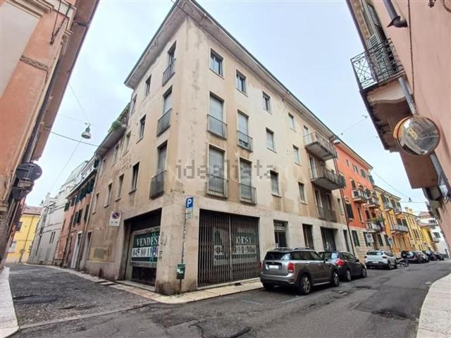 Appartamento in vendita di 100 m² in Via Amatore Sciesa