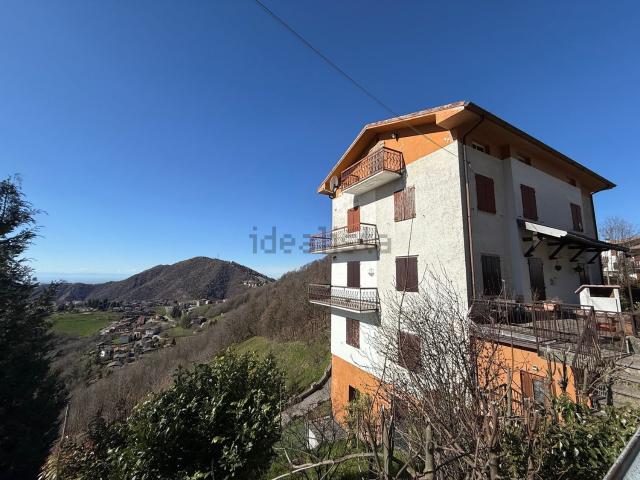 Appartamento in vendita di 100 m² in Via Amora