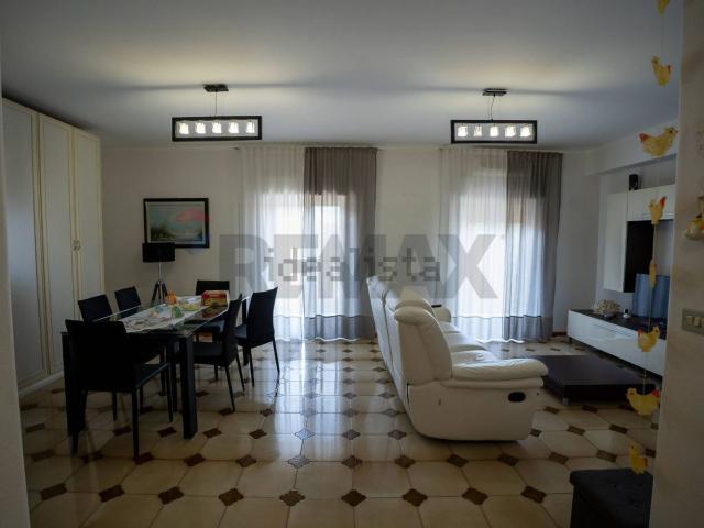 Appartamento in vendita di 100 m² in Via Antonio D&apos Agata, 6