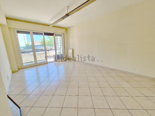 Appartamento in vendita di 100 m² in Via Angelo Battelli