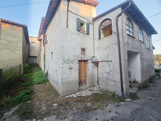 Appartamento in vendita di 100 m² in Via Abruzzi