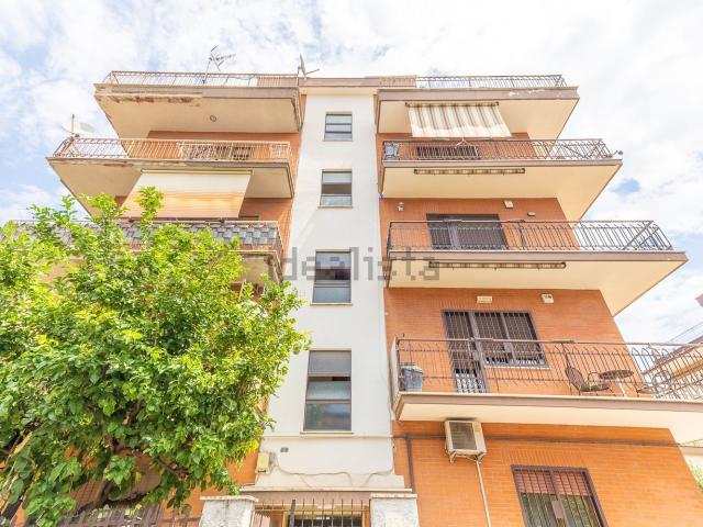 Appartamento in vendita di 100 m² in Via Adelfia
