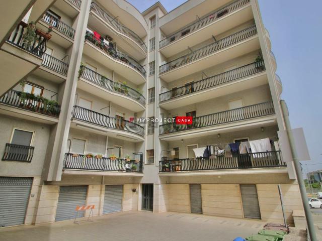 Appartamento in vendita di 100 m² in Via Alberobello, 155