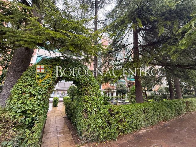 Appartamento in vendita di 100 m² in Via Alceste de Ambris