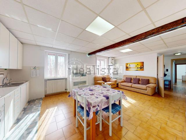 Appartamento in vendita di 100 m² in Via Alessandro Manzoni, 11