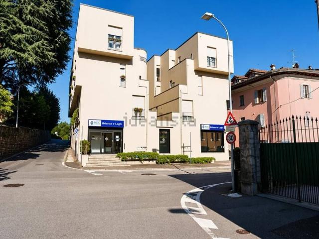 Appartamento in vendita di 100 m² in Via Alessandro Manzoni, 1
