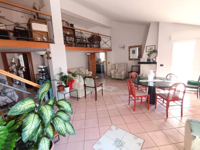Appartamento in vendita di 100 m² in Via Alfonso di Borbone