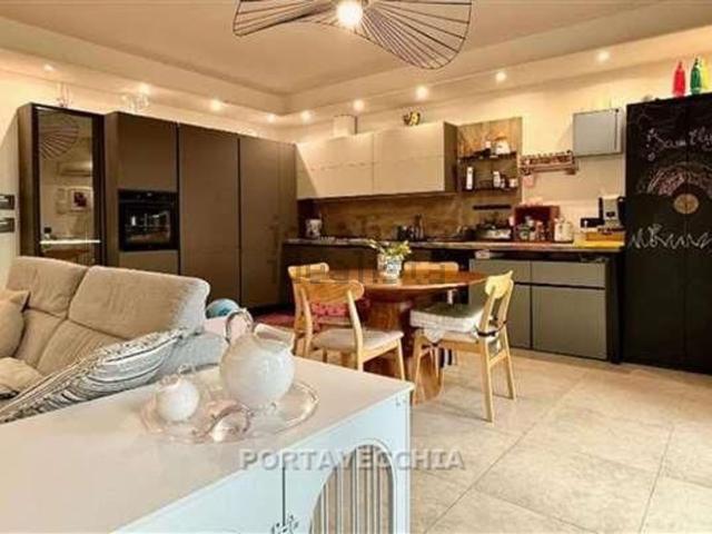 Appartamento in vendita di 100 m² in Via Arturo Labriola