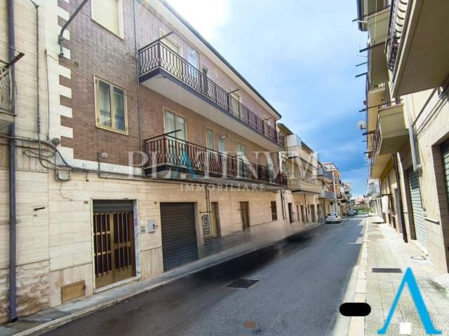 Appartamento in vendita di 100 m² in Via Arcivescovo Giuseppe Prencipe, 35